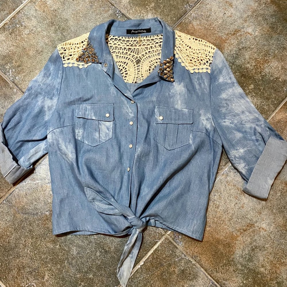 Foreign Exchange, blue shirt, M.